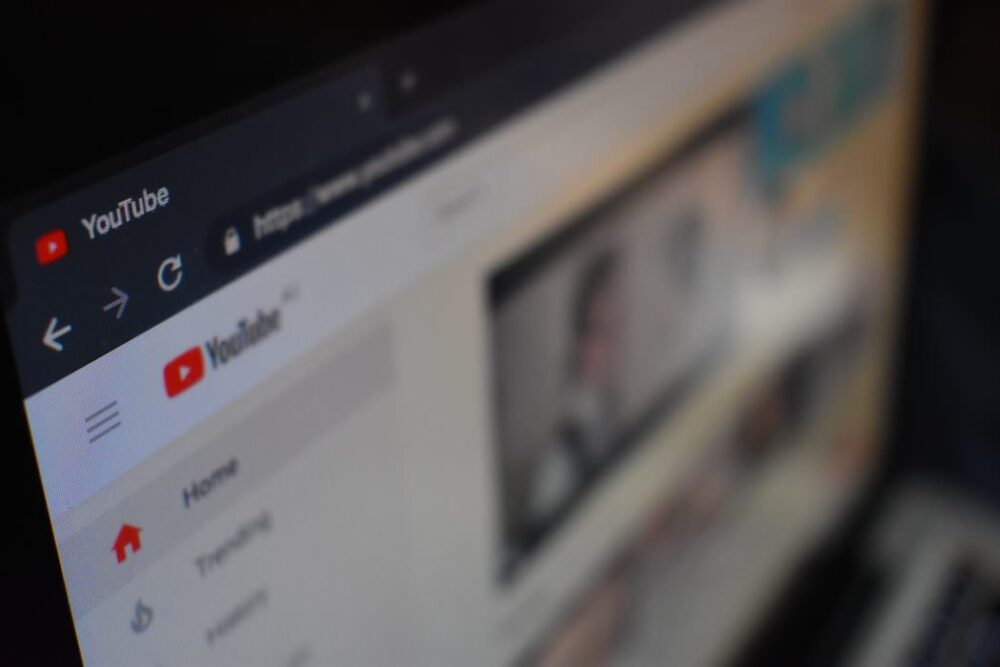 YouTube Premiumの値段は申し込み方法によって年4,500円ほど異なる！【要注意】