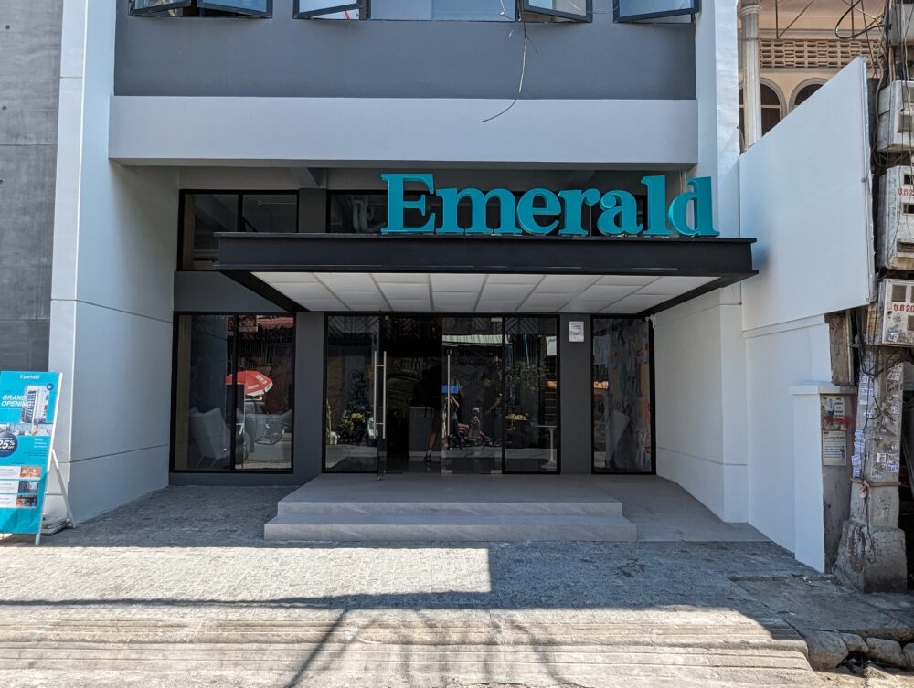 『Emerald Hotel Residence』